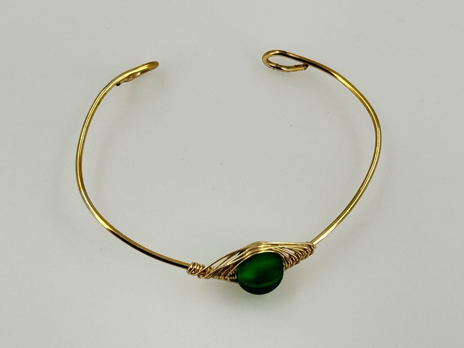 Handcrafted Wire Wrapped Gold Tone Bracelet with Green Glass Bead 6.5in