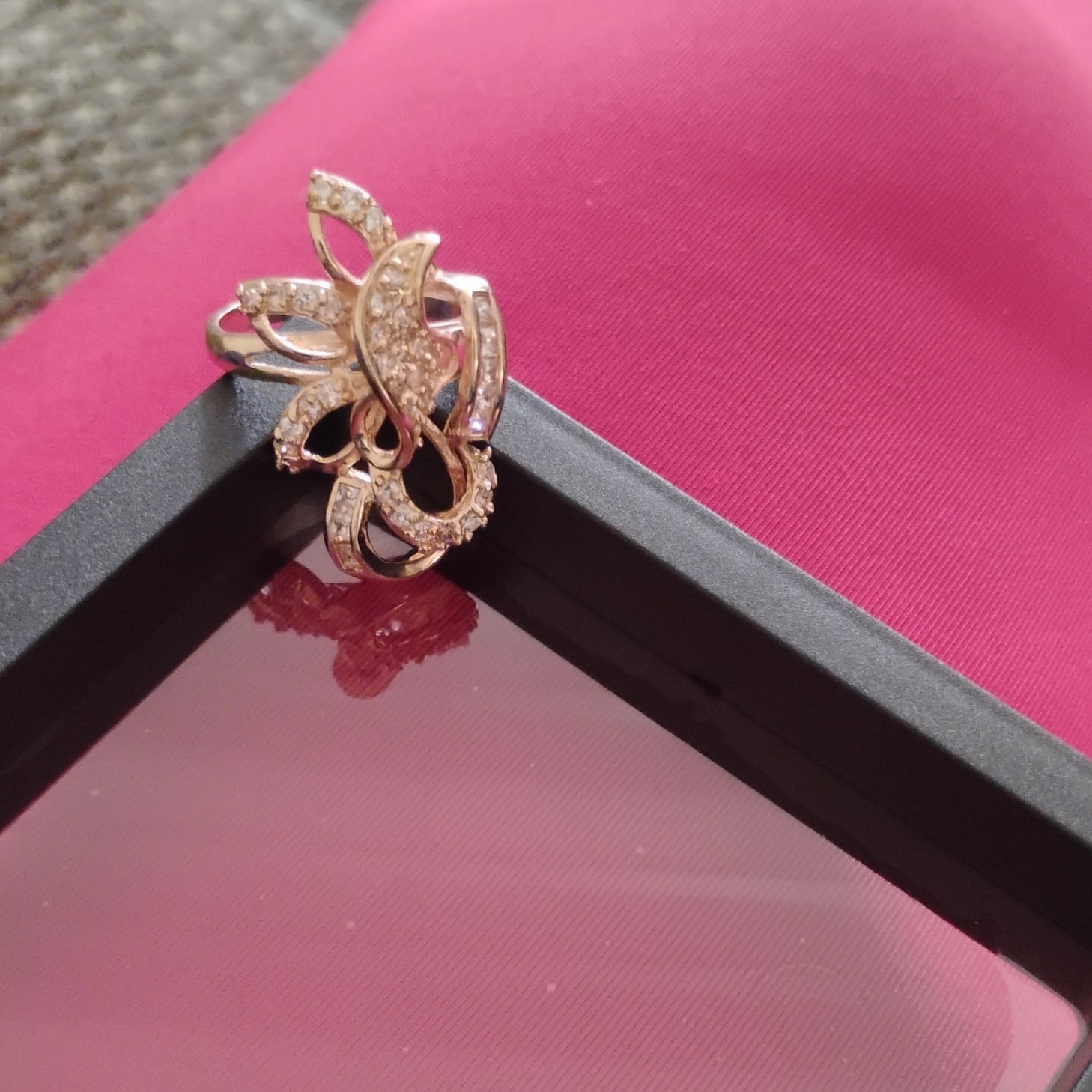 Gold Tone Cocktail Ring Size 7 Round Clear Crystal Center Rhinestone Accents