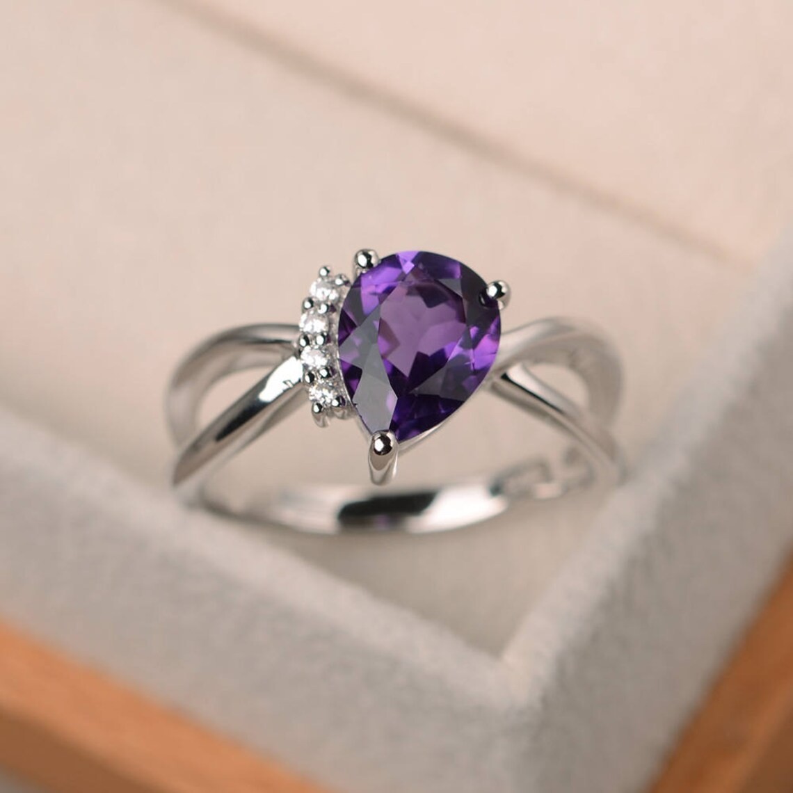 2CT Amethyst Gemstone 925 Silver Plated Minimal Cocktail Ring Duty Free