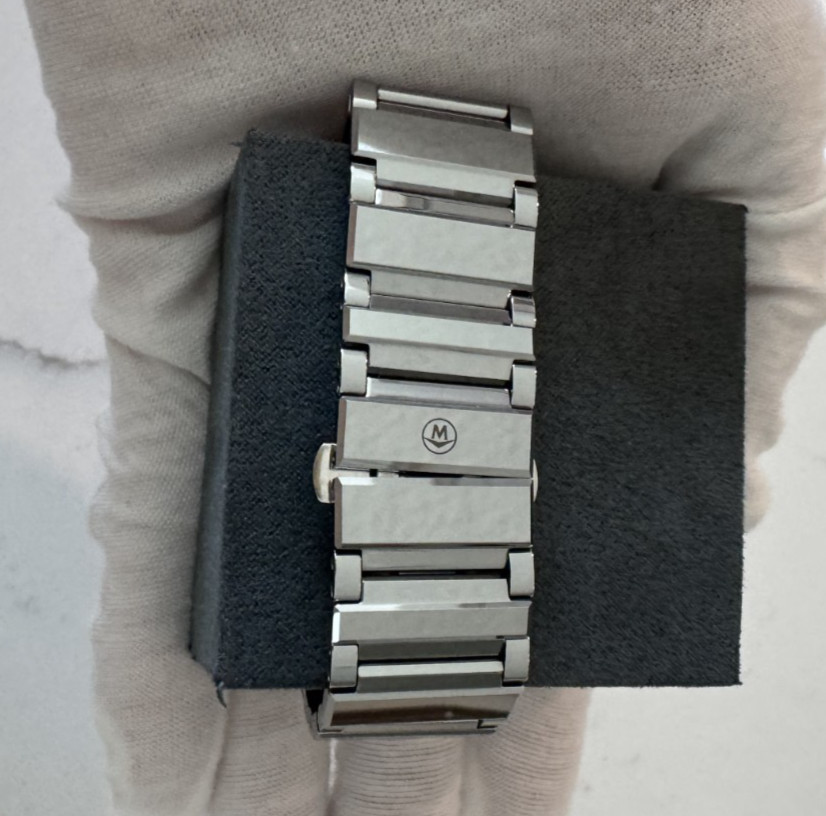 Authentic Pre-owned Movado Valor /Swiss Quartz Watch – Ref. 89.C6.1871 – No box