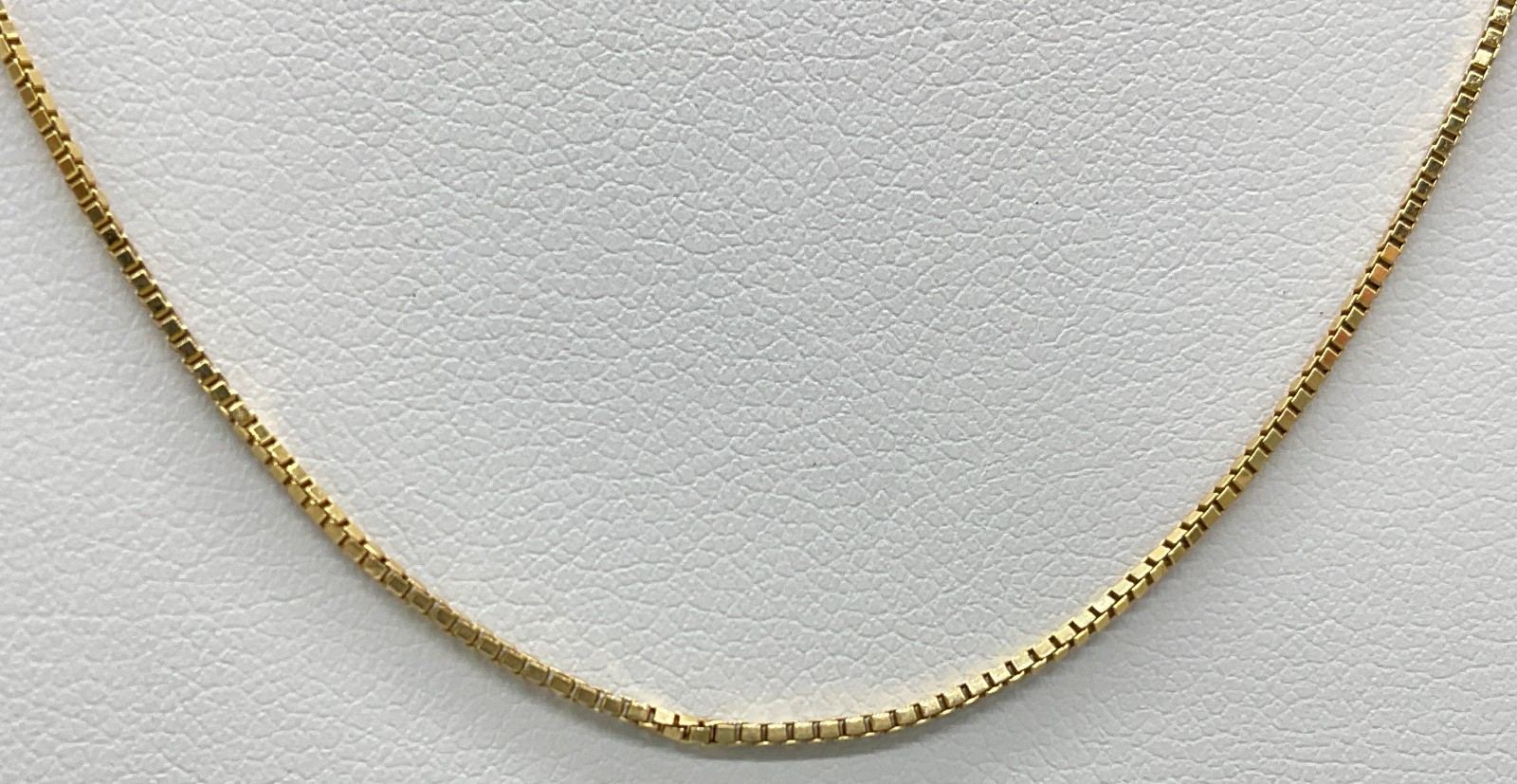 14k Gold Box Link Chain Necklace Unoaerre Italy 18in, 2.5g, 0.8mm