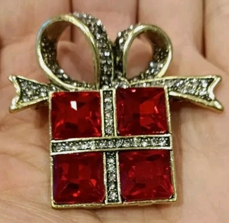 Vintage Style Large Red Crystal Birthday Present Christmas Gift Brooch Pin