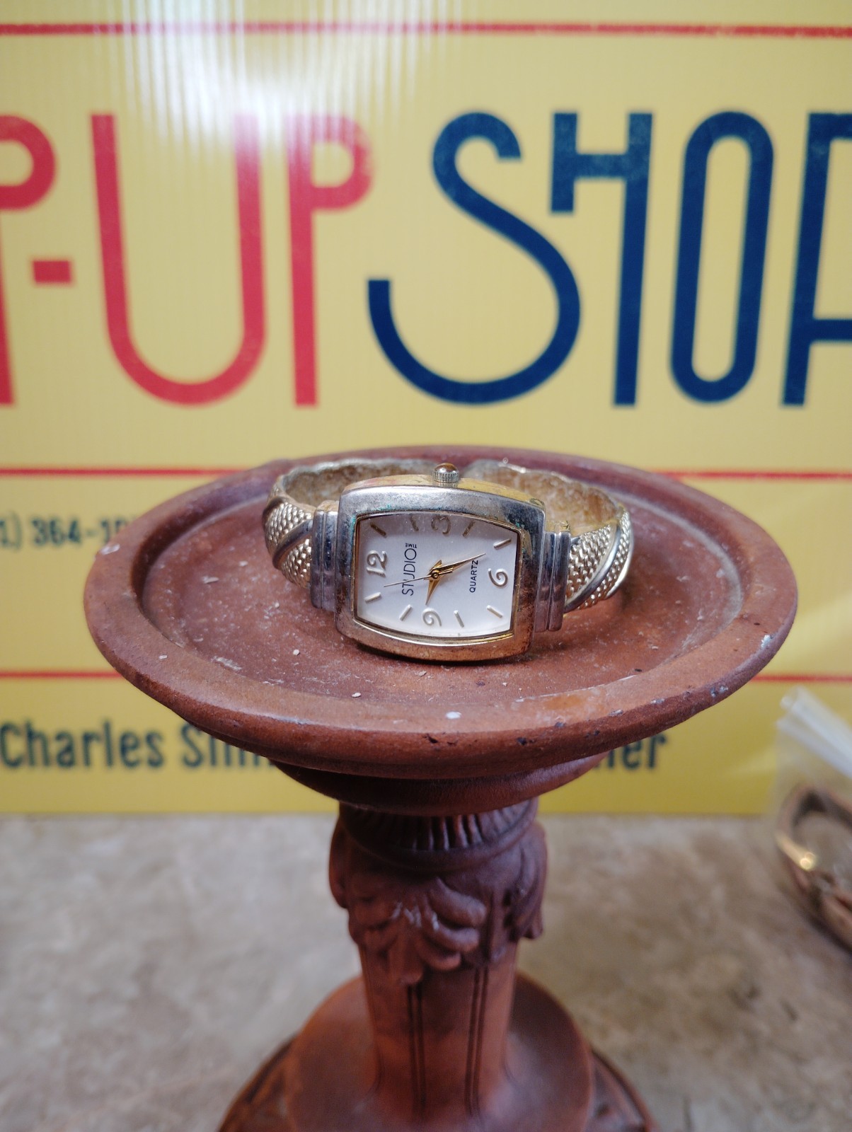 Vintage Style Quartz Wristwatch with Mesh Band Studio Brand