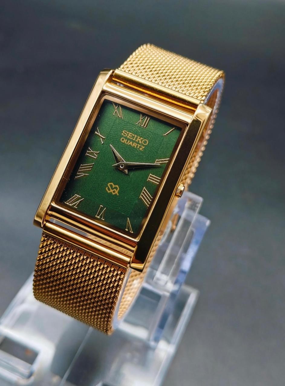 Vintage Seiko Slim Quartz Men’s Wrist Watch With Free DDP Shipping