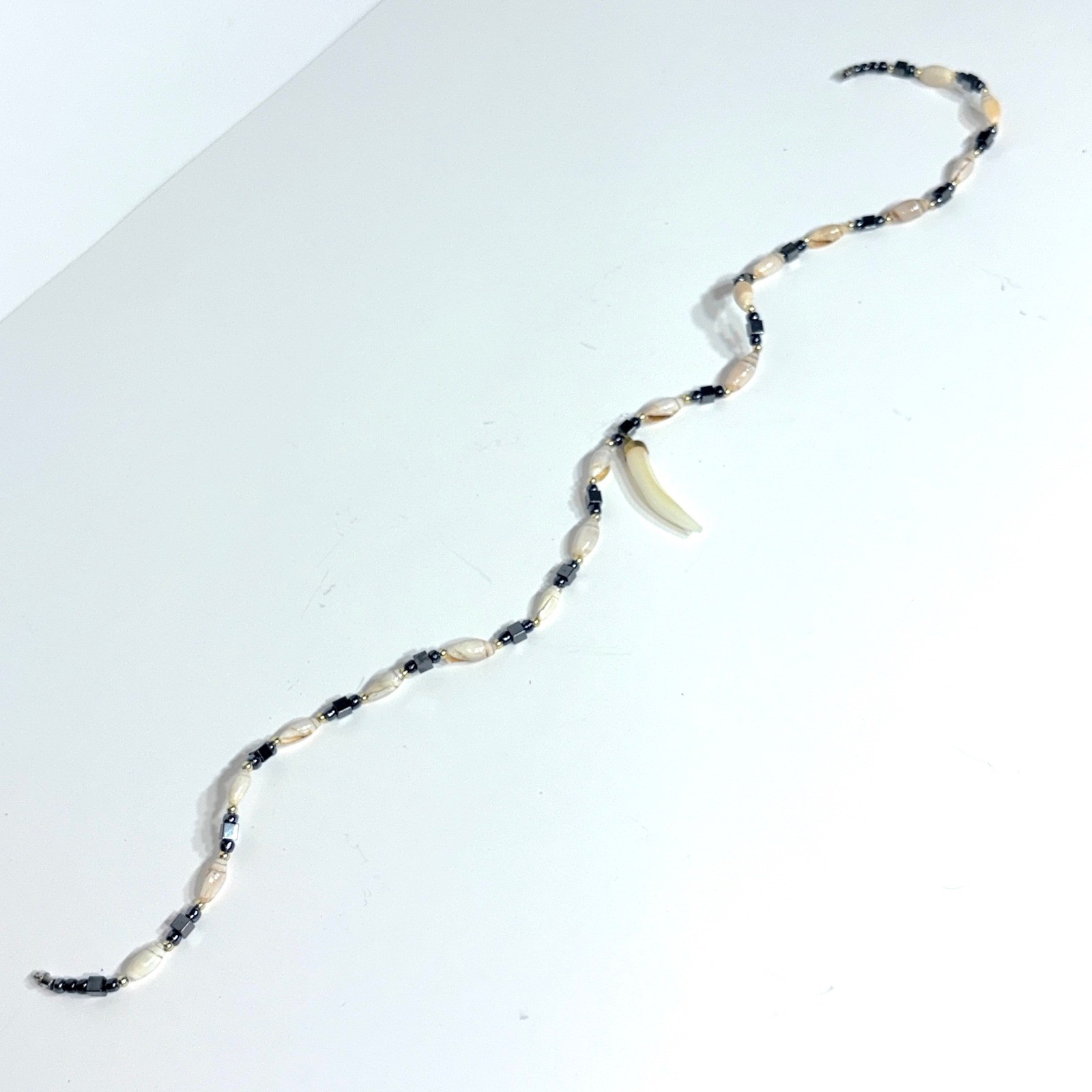 Vtg Shell & Hematite Beaded Necklace with Abalone Horn Pendant Barrel Clasp 18″