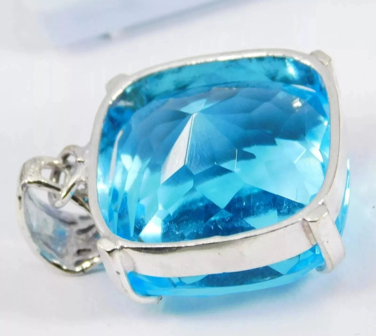 96 Ct+ Certified Natural Blue Topaz 925 Solid Silver Pendant Loose Gemstone