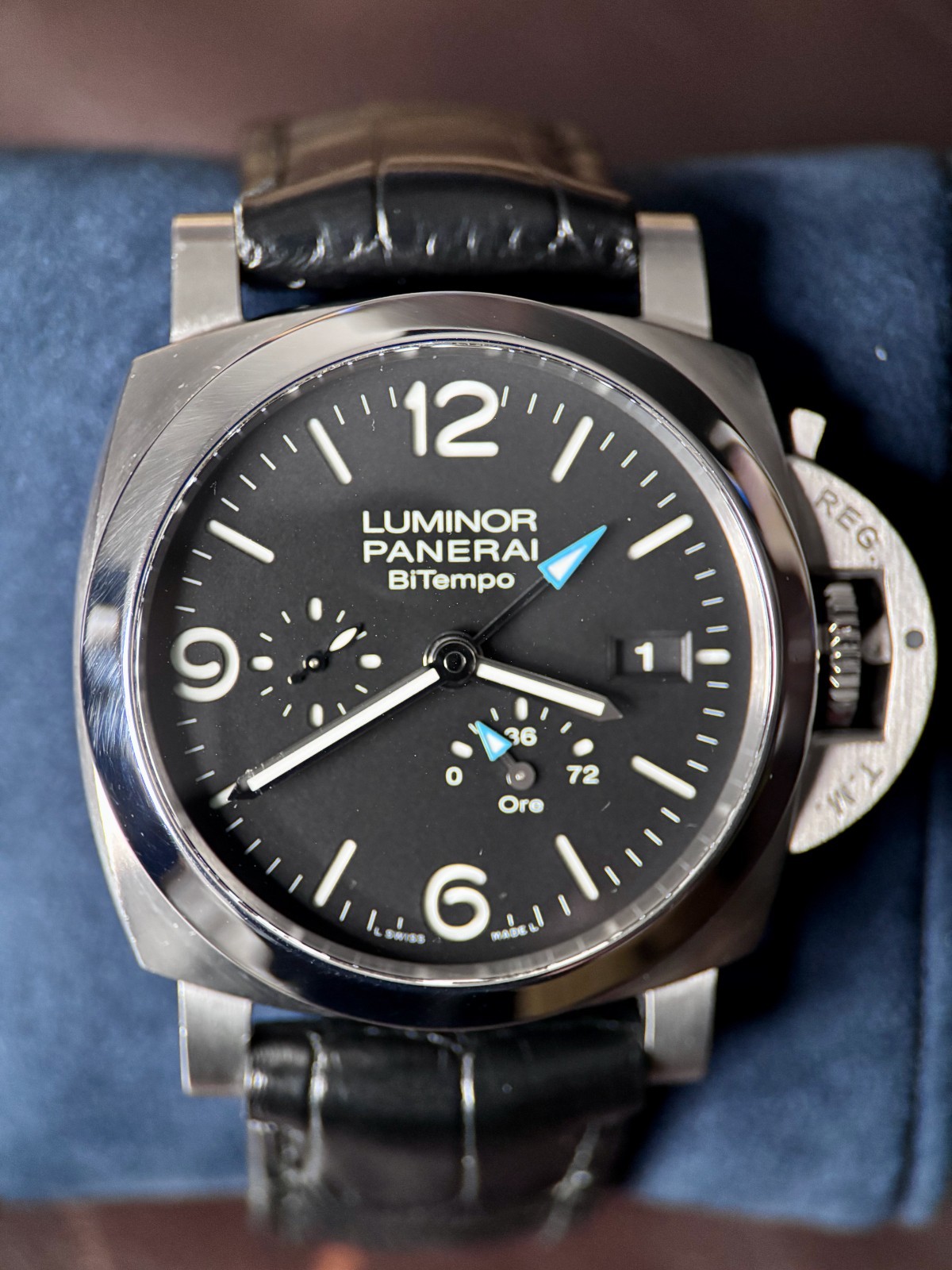 Panerai Luminor Men’s Black Watch – PAM01360