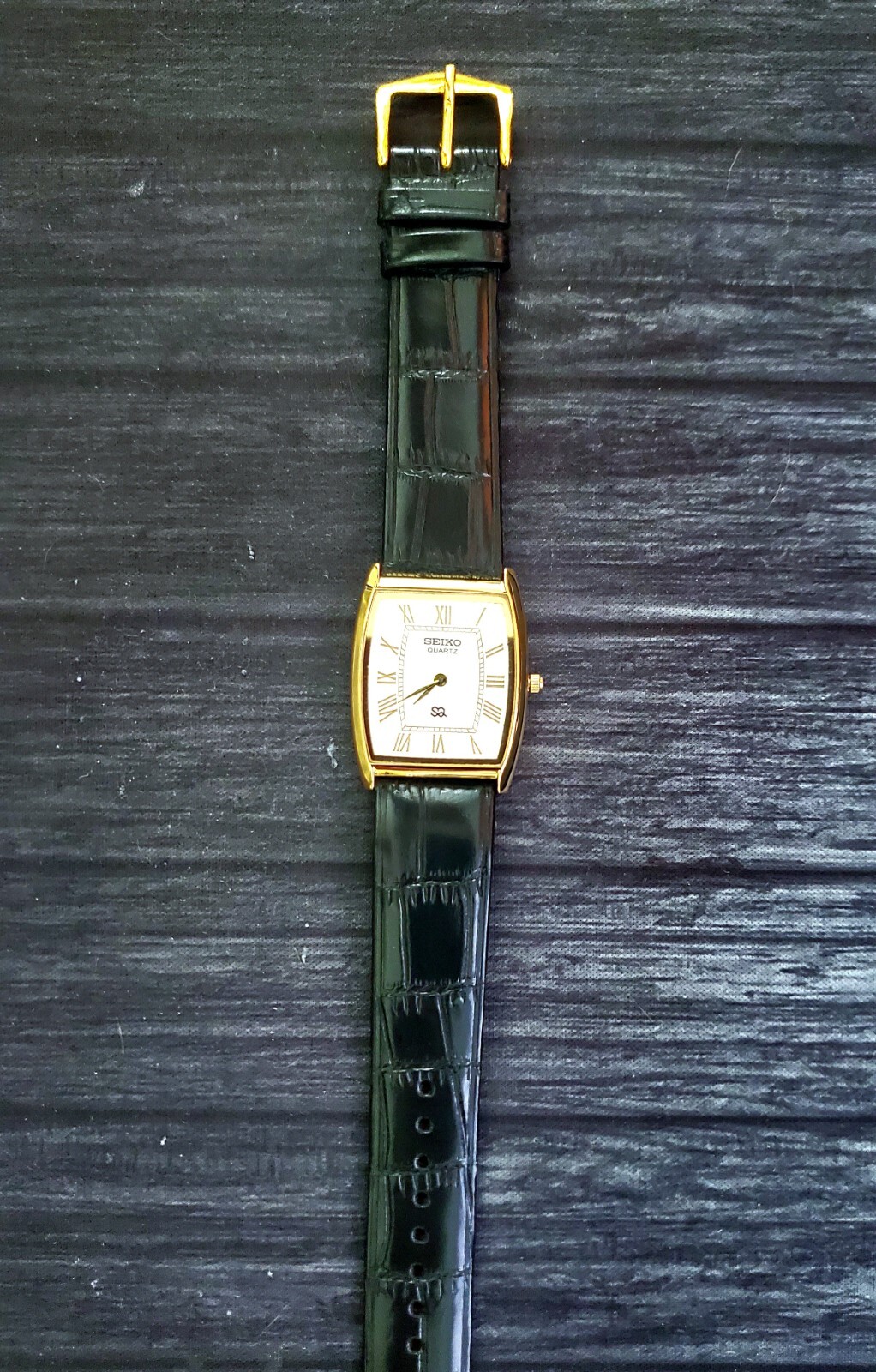 RARE Vintage Men’s Slim Tank Barrel Gold White Watch New Mvt & Batt🌟