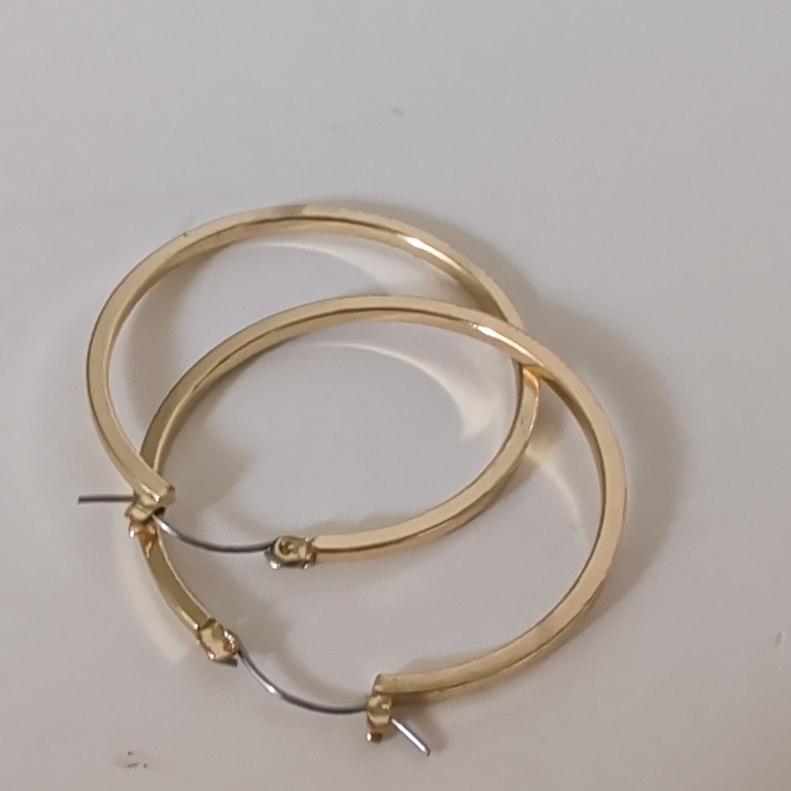 Gold Tone Round Hoop Earrings Latch Back Closure Metal Lobe No Stone