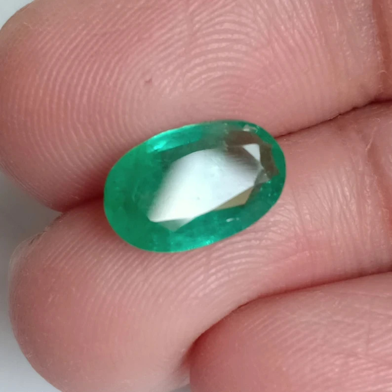 Certified 2.60Ct Medium Green Natural Emerald Oval Loose Gemstone May Birthstone