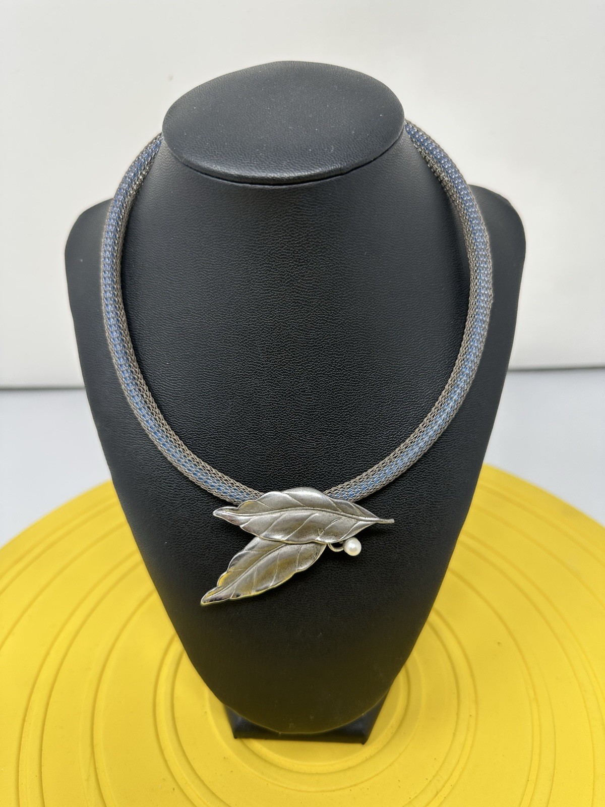 Sterling Silver Leaf Pendant Mesh Crochet Choker Necklace Elegant Chic 34g 16 In