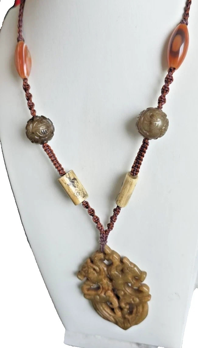 Vintage Asian Carved Hardstone Pendant Necklace Hand Knotted Agate Beads