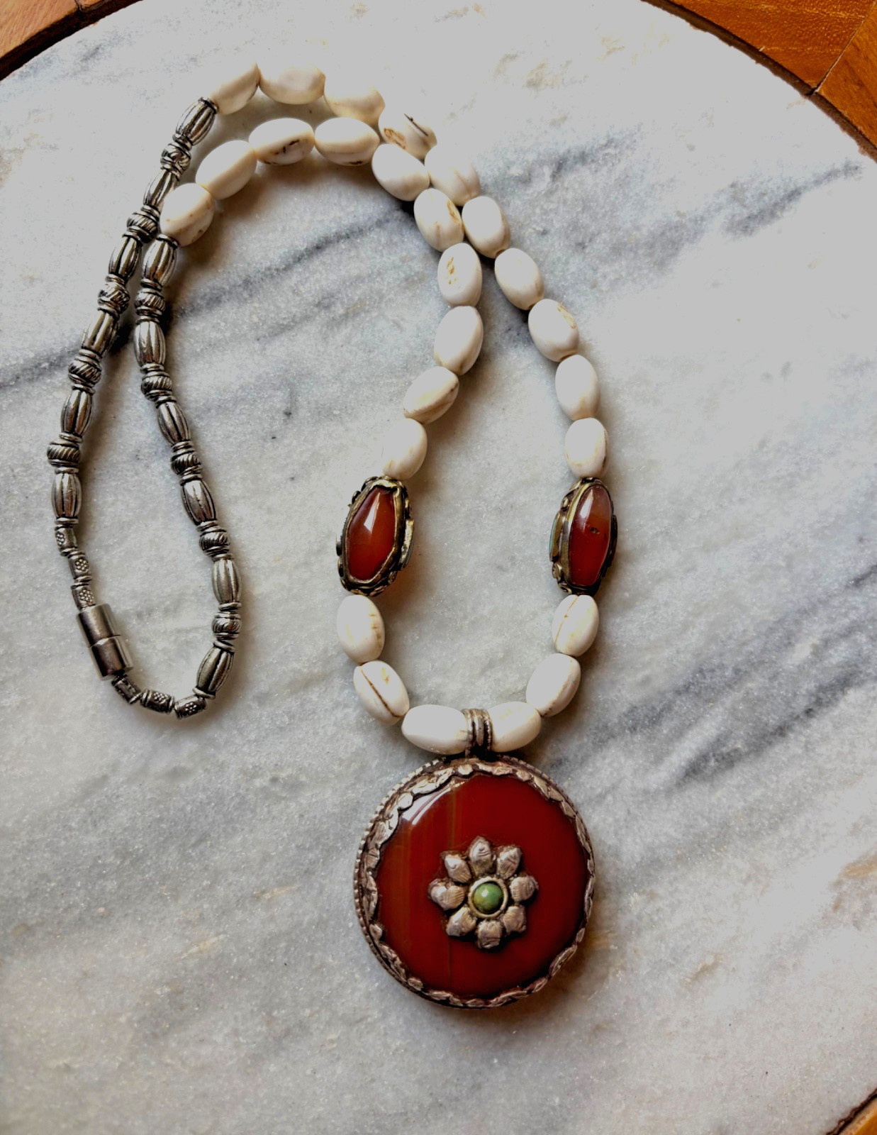 Vintage Tibetan Silver Red Agate Repousse Amulet, Conch Beads 22″ Necklace 7