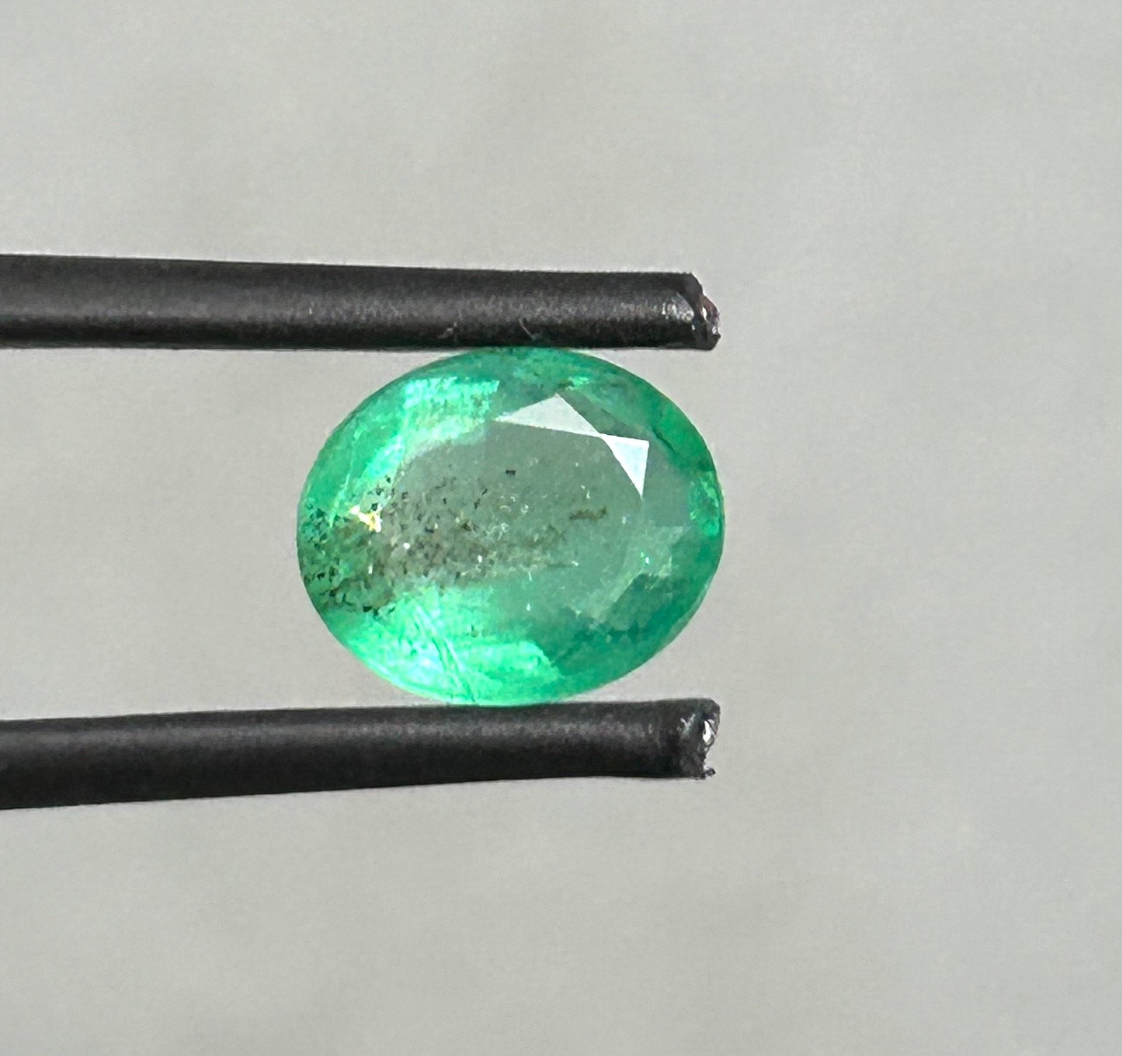 1.70 Cts 9x7x4 MM Natural AA Luster Colour Quality Emerald Gemstone