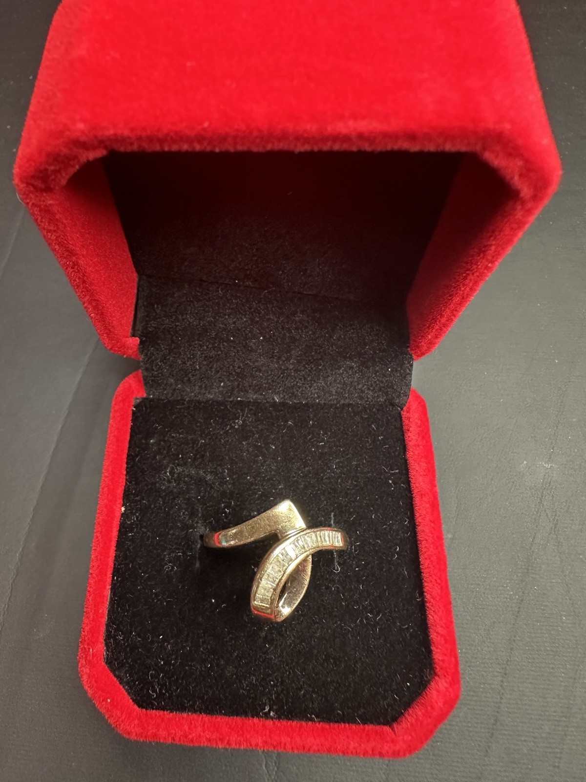 10 K Ladies Diamond Ring..3.4 Grams..Sz 7.5