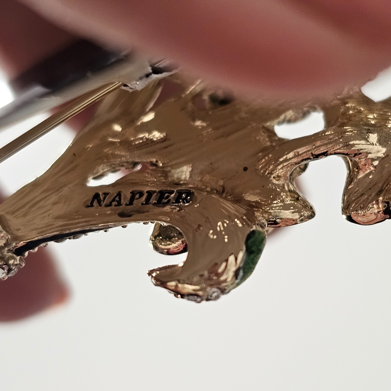 Napier Daffodil Bouquet White Enamel Flowers Gold Tone Pin Brooch New