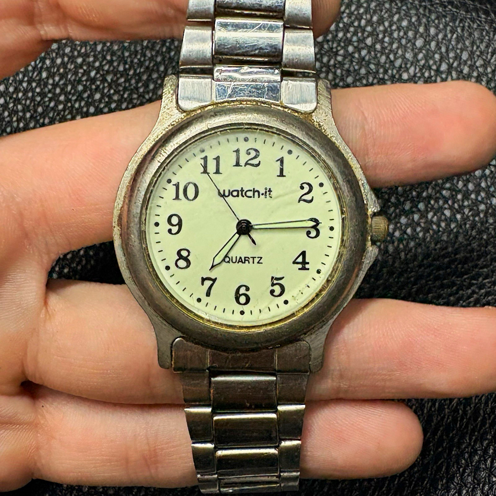 watch-it Quartz Analog White Dial Arabic Numerals Silver Metal Bracelet Watch