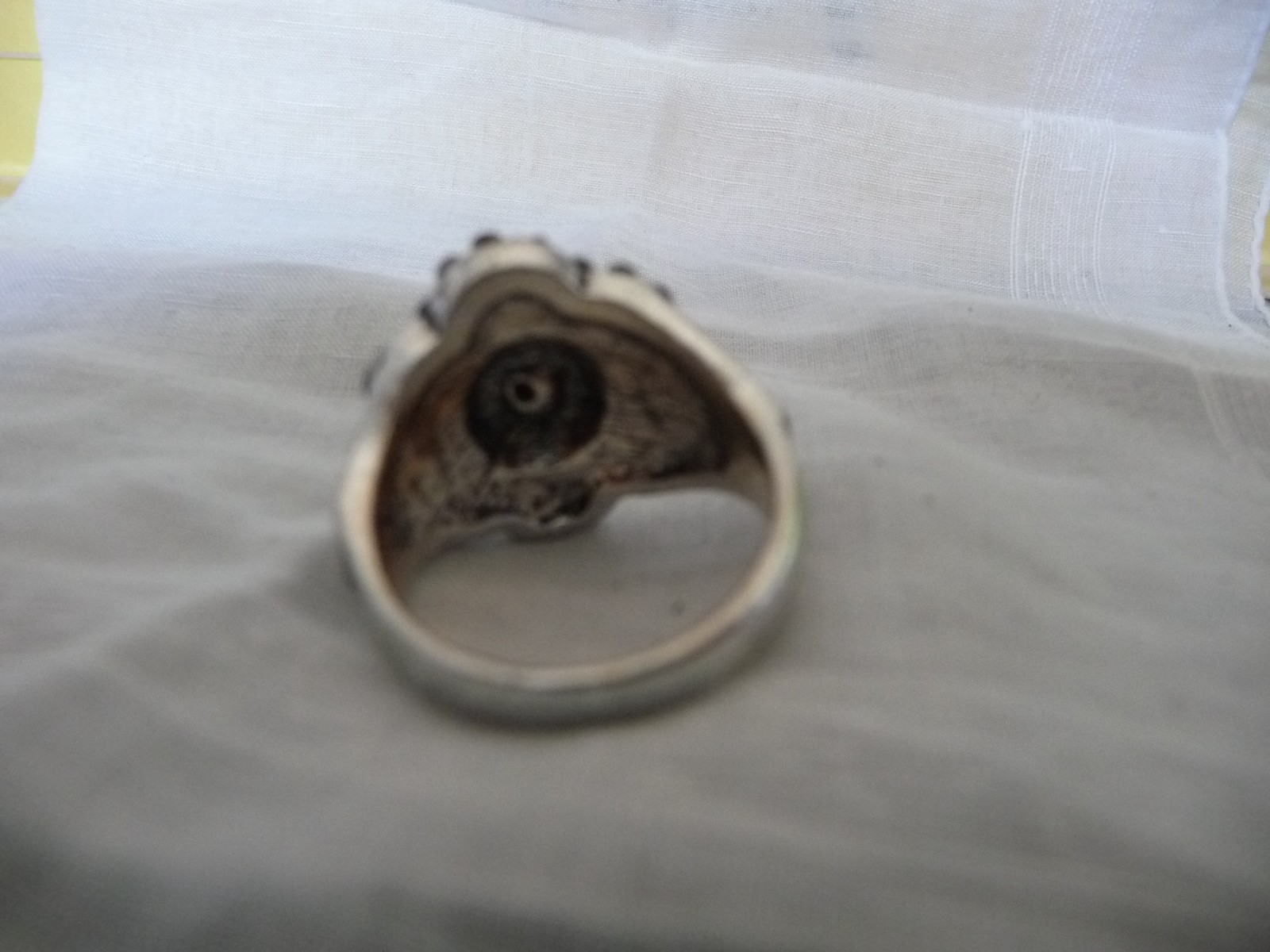 TEXTURED SILVER TONE FRAMED BLACK STONES W RHINESTONE AS IS SZ 8.5 RING #24/7-5