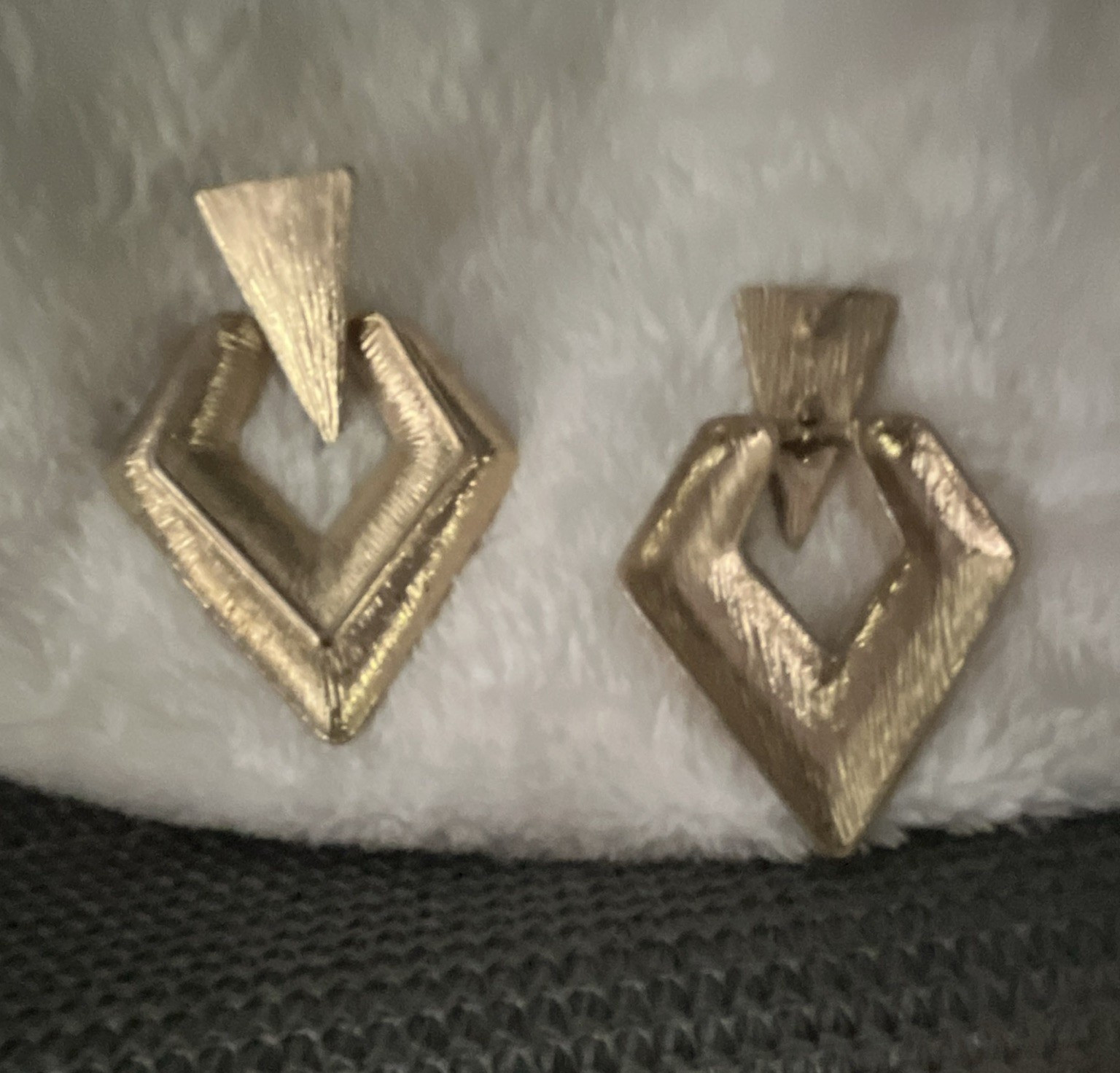 Gold Tone Metal Geometric Dangle/Drop Earrings Butterfly Closure No Stone