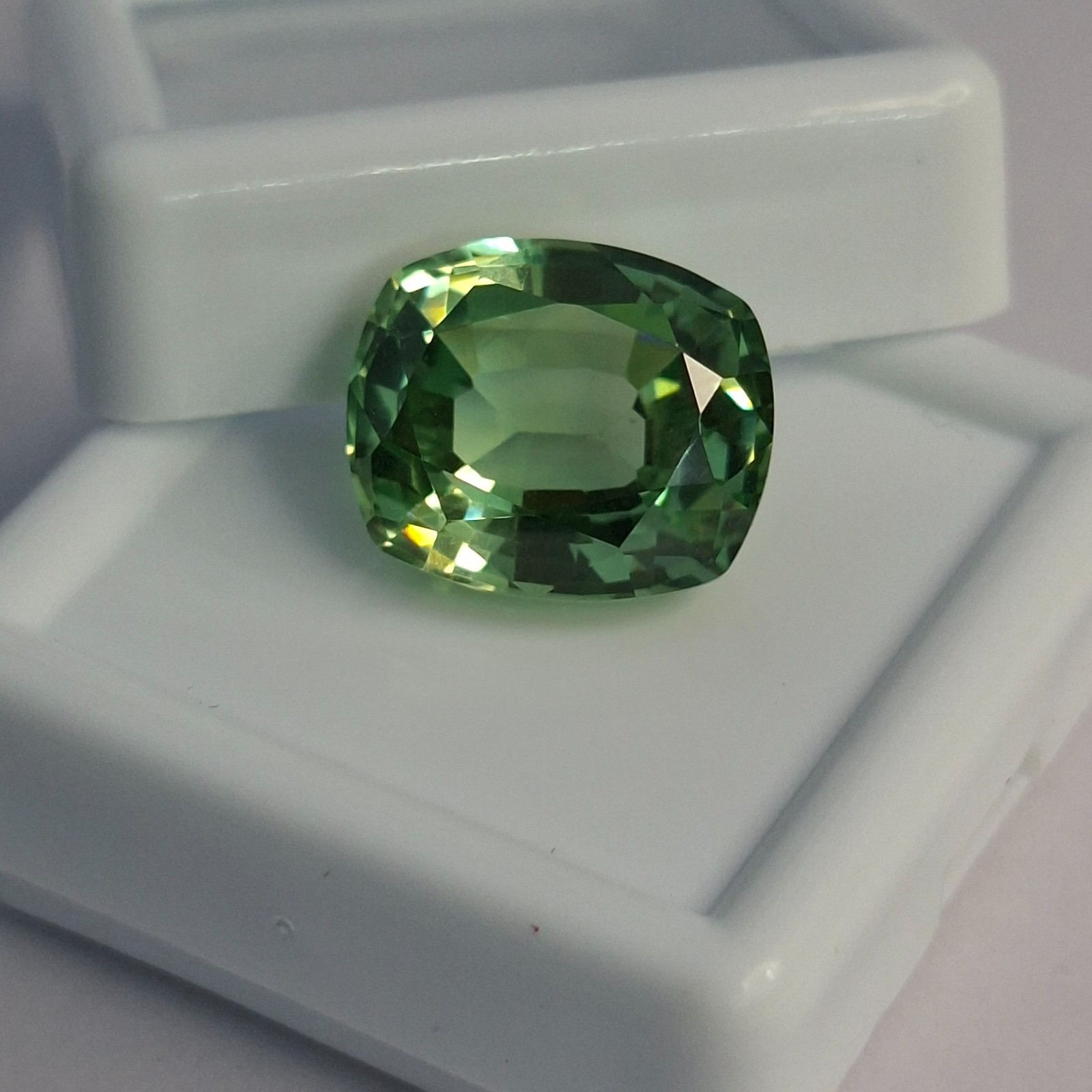 Cushion Cut 10-12 Ct Natural Sapphire Green Loose Certified Gemstone GB034