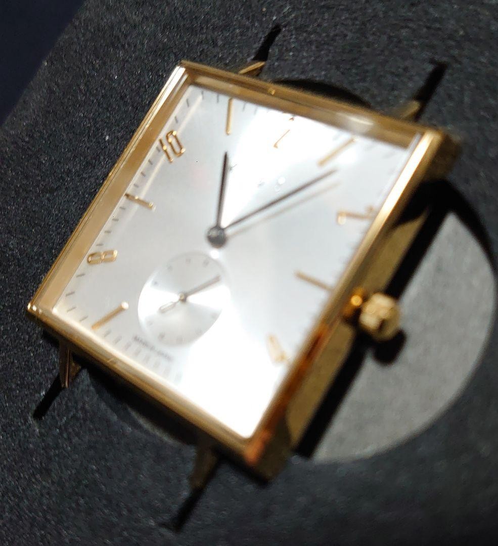 Knot Square SQ-32YGSV with selectable genuine strap