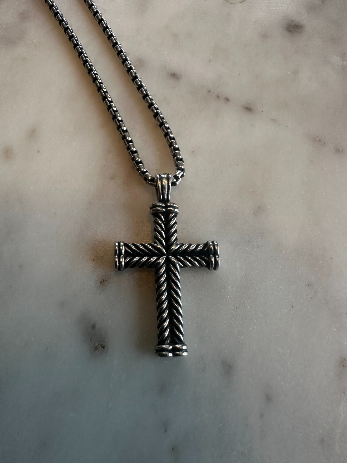 David Yurman Sterling Silver Chevron Cross 33mm Cross Pendant with 20″ Box Chain