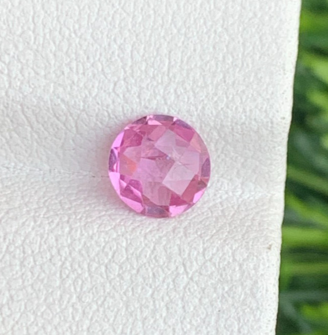 1.02 Carats Natural Pink Sapphire Gemstone with Round Shape, Sri Lanka Origin
