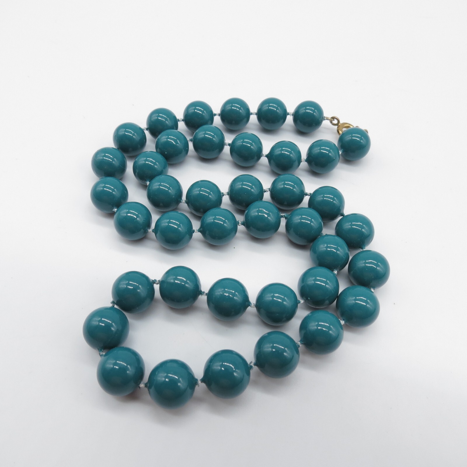 Lightweight Green Bead Necklace Boho Simple Everyday Wear 18″
