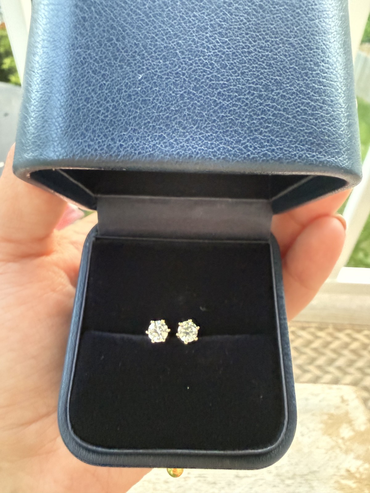 18kt Gold Stud Diamond Earrings 1ct(0.5ct each earring)