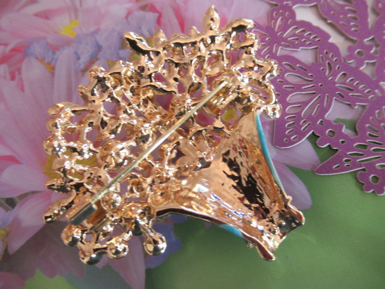 Easter Spring Flower Basket Brooch Sparkling Rhinestone Pin Mother’s Day Gift