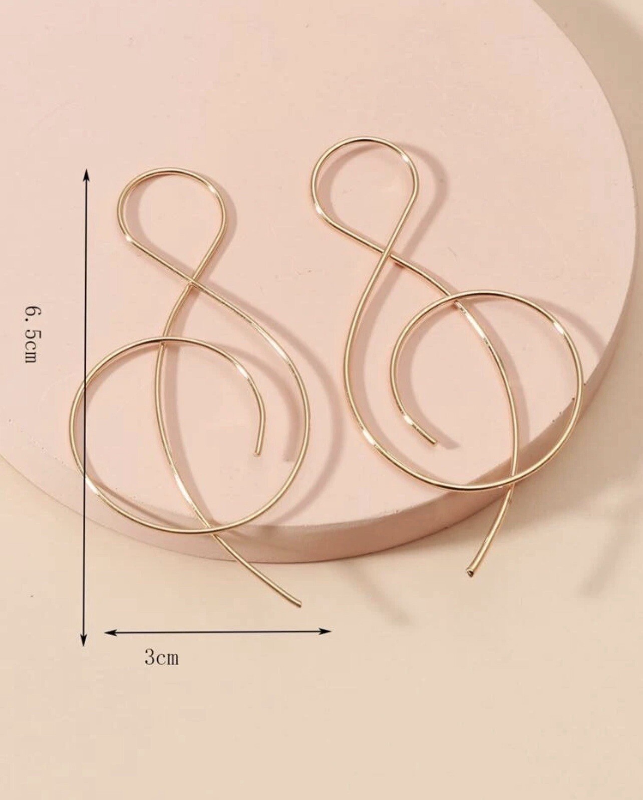 1 Pair Gold Tone Music Note Earrings | Made of Alloy