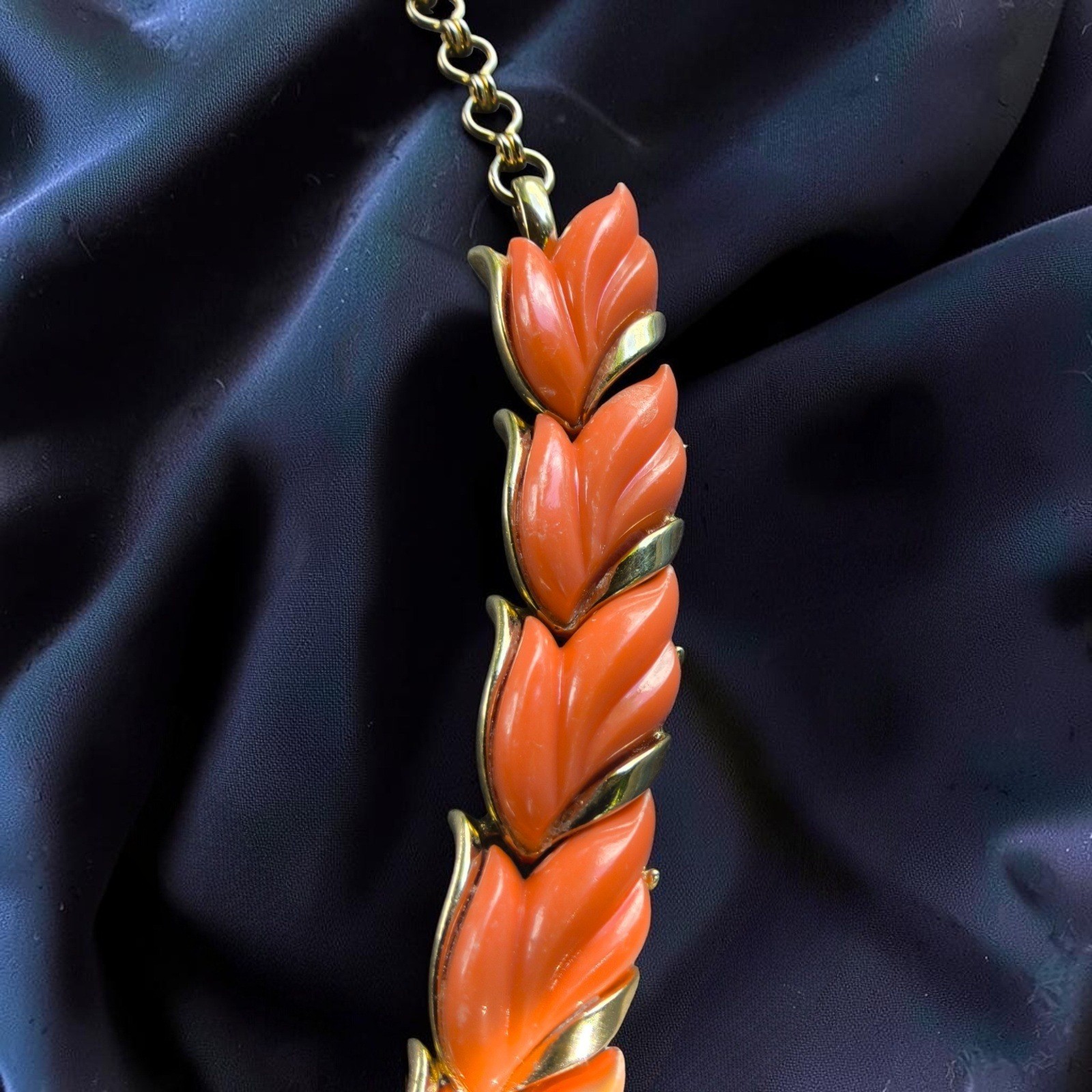 Vintage Dafri Orange Thermoset Lucite Leaf Choker Necklace Mid Century MCM 15″