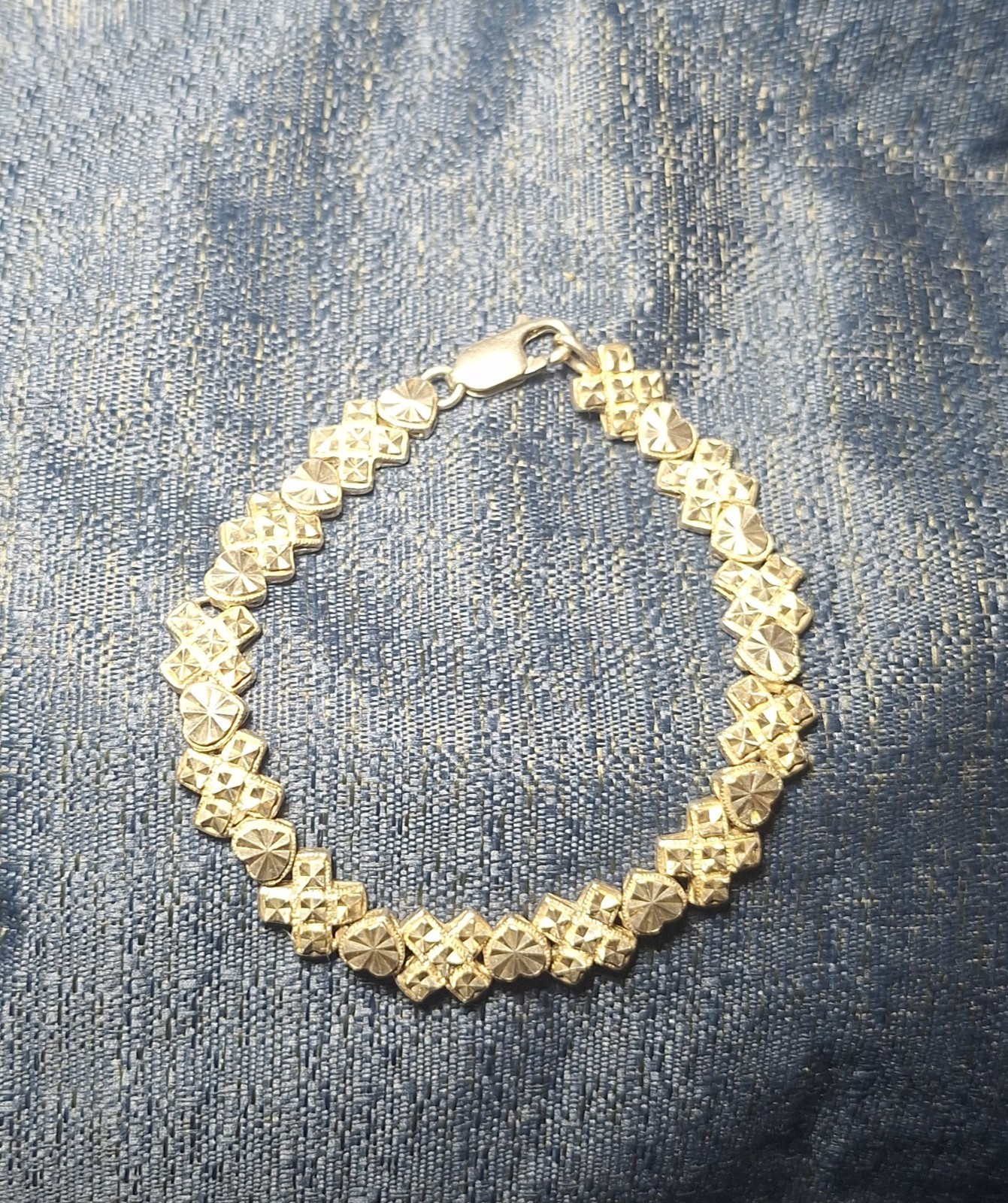 Stunning Beverly Hills Sterling Silver Diamond Cut Xoxo Bracelet (Signed) 7 In.