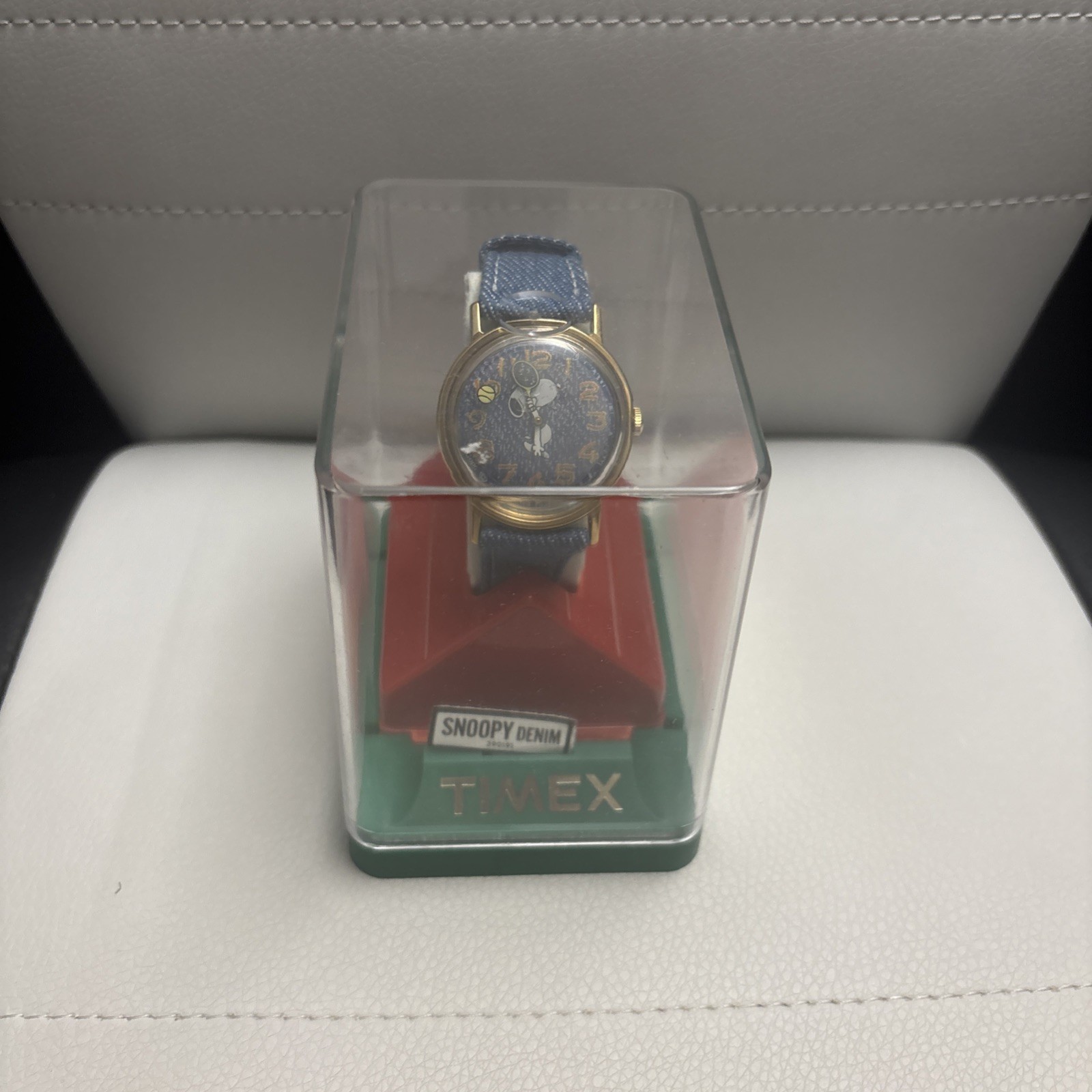 Timex Snoopy Denim Quartz Wristwatch Blue Denim Strap Gold-Tone Case Box
