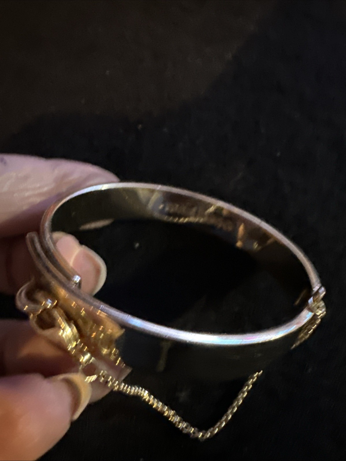 EDDIE BORGO GOLD toned Safety Chain Hoop BRACELET Read