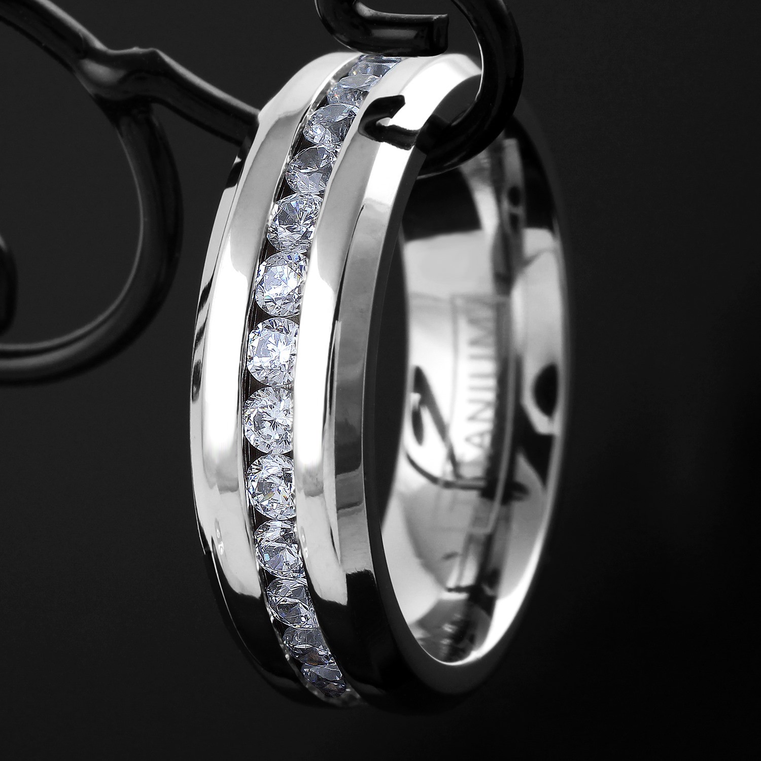 5/7mm Titanium 1.6 Carat Dazzling Eternity CZ Men’s Wedding Band Ring Size 5-15