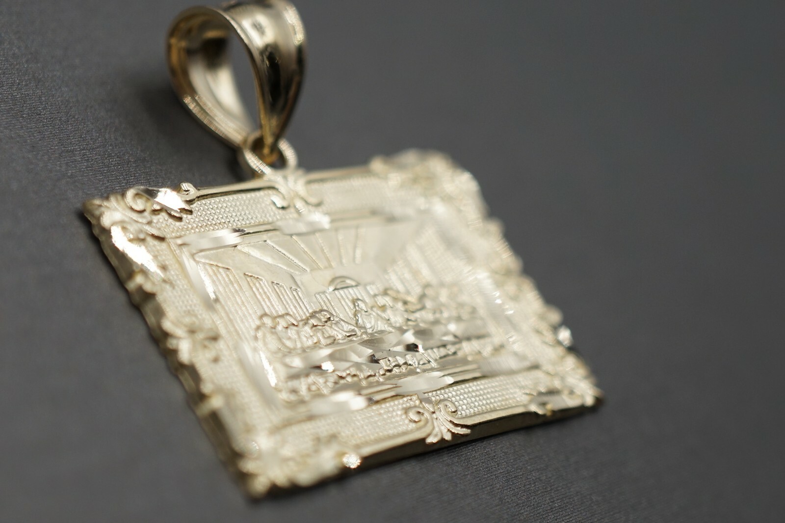 10K Solid Yellow Gold 1.15″ Diamond Cut Picture Flame Last Supper Charm Pendant.