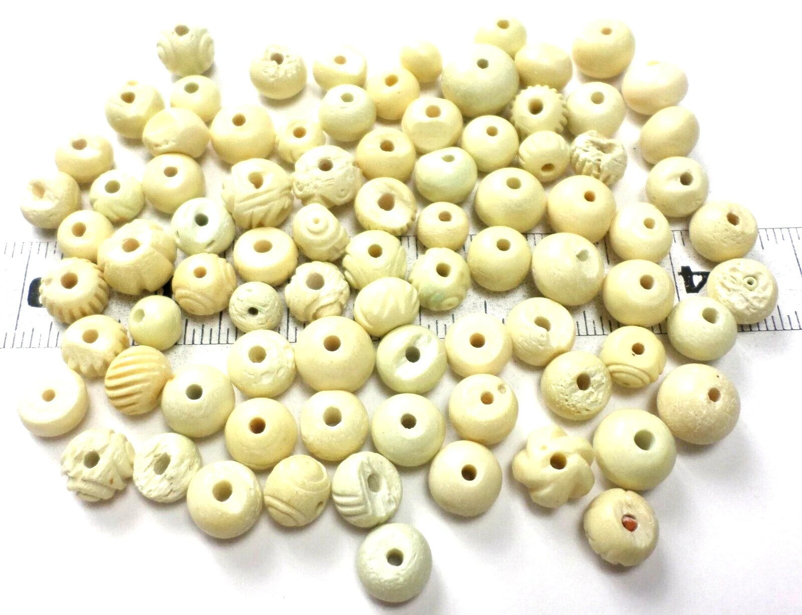 60 Vintage Buffalo Cream Vanilla Bone Carved Large Round Beads Mostly 26mm