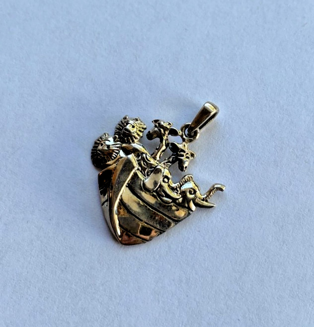 Signed SU 925 Sterling Silver Noahs Ark Pendant Charm Boat Lion Giraffe Elephant