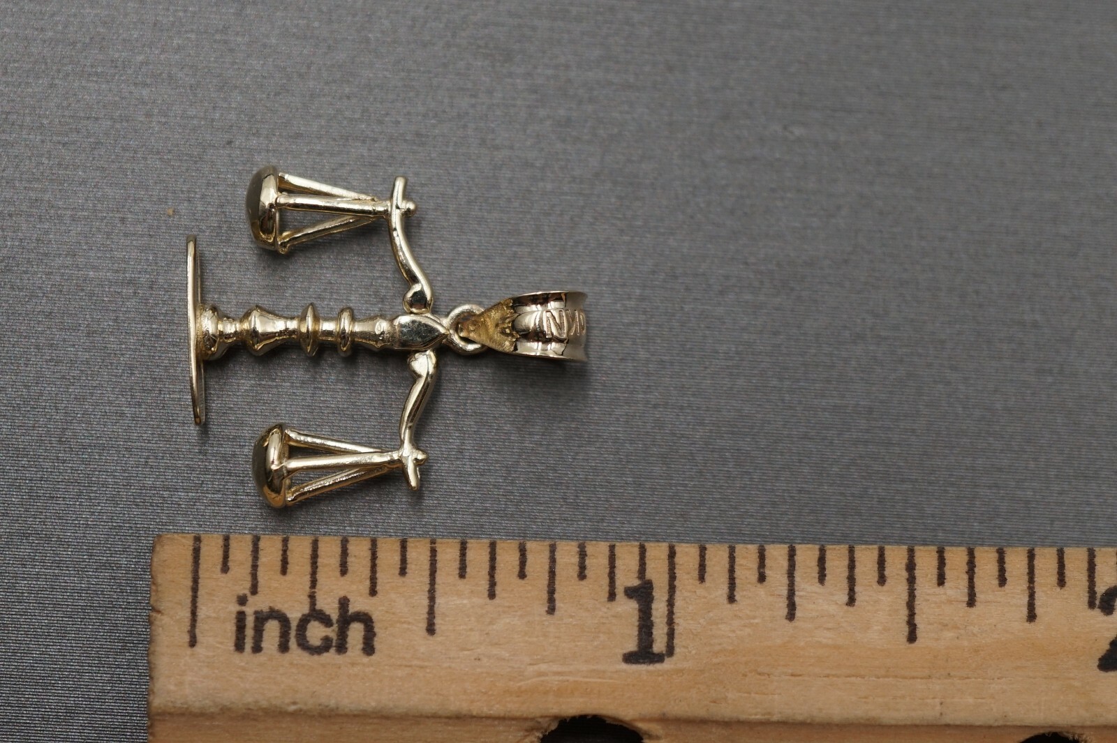 10K Solid Yellow Gold 0.85″ Moveable Horoscope Libra Charm Pendant.