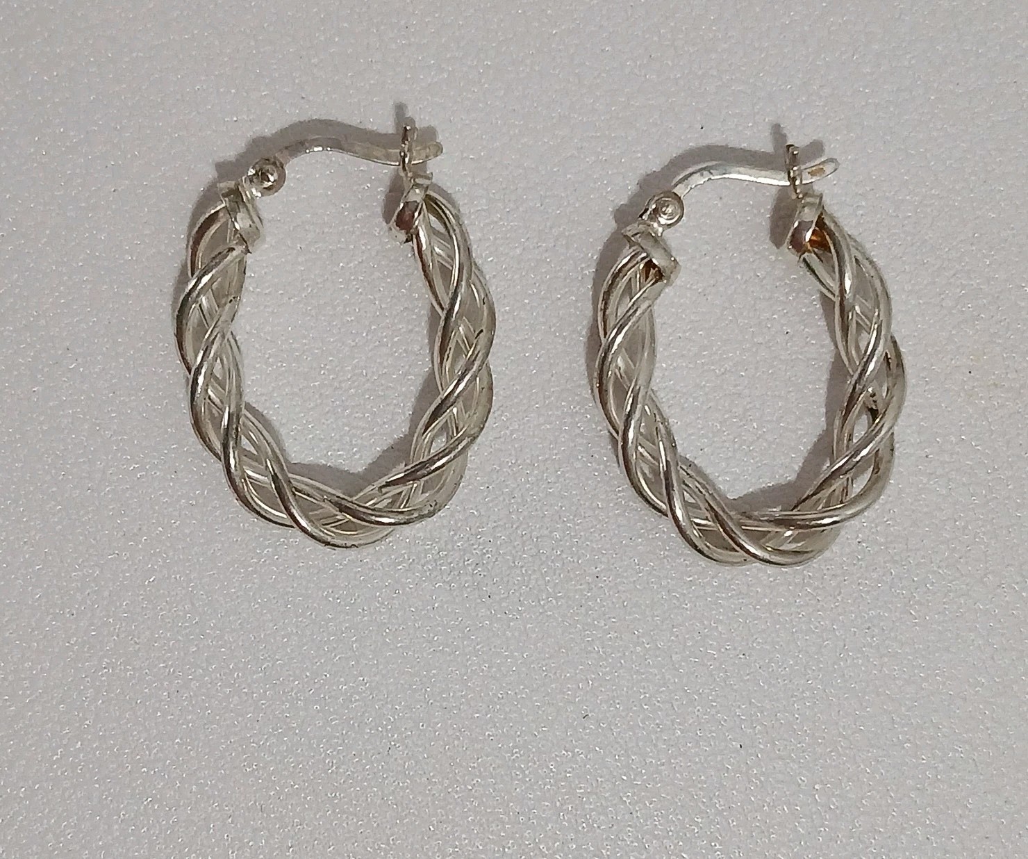 Twisted Wire Oval Hoop Earrings 925 Sterling Silver Thailand Signed