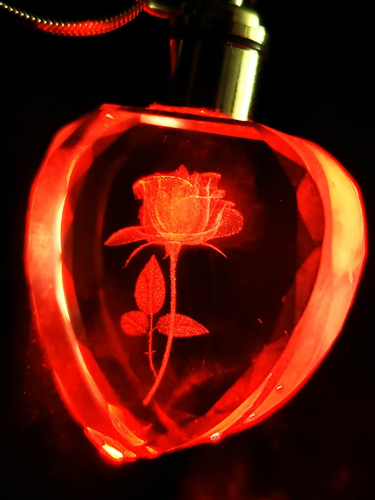 Anniversary Gift/Birthday Gift Necklace LED Lights Up Beautiful Red Rose Heart