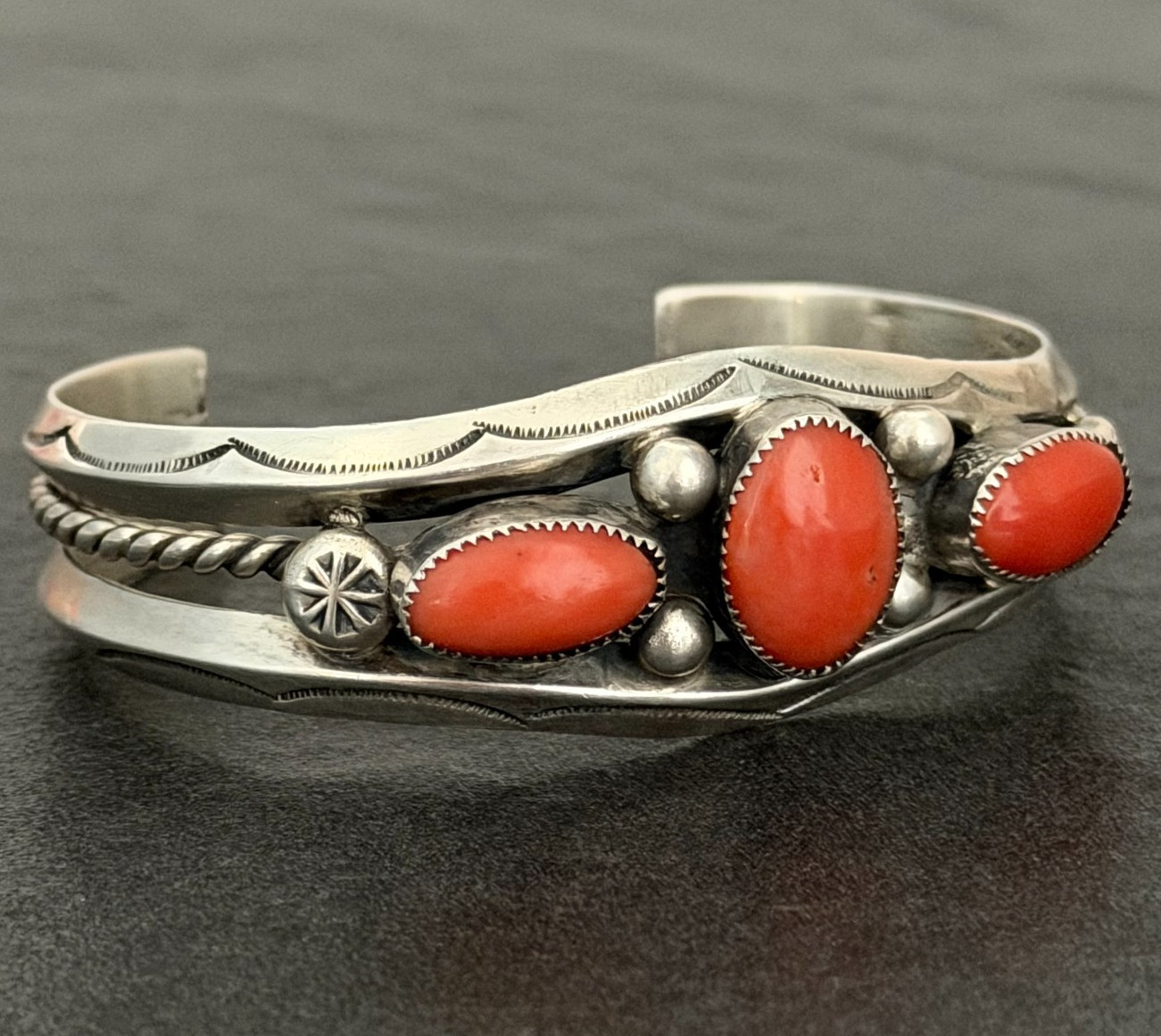 Vintage Native American Navajo Coral carinated Twisted Sterling Bracelet 6.5 in