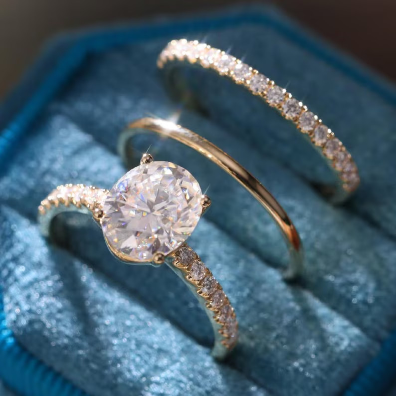 2.80 Ct Oval-Cut EF/VS1 Lab Grown Diamond Wedding Set Band Ring 14K Yellow Gold
