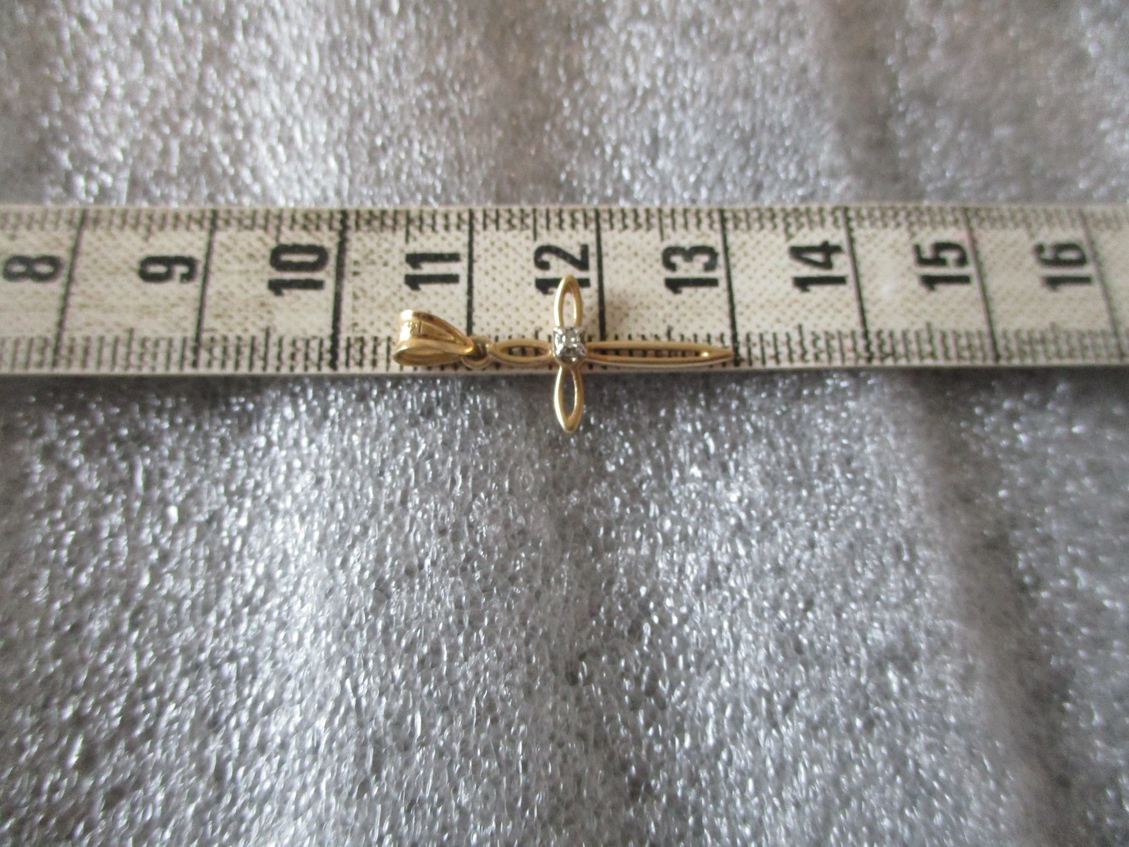 14K YELLOW GOLD MICHAEL ANTHONY DIAMOND CROSS PENDANT – 0.65g