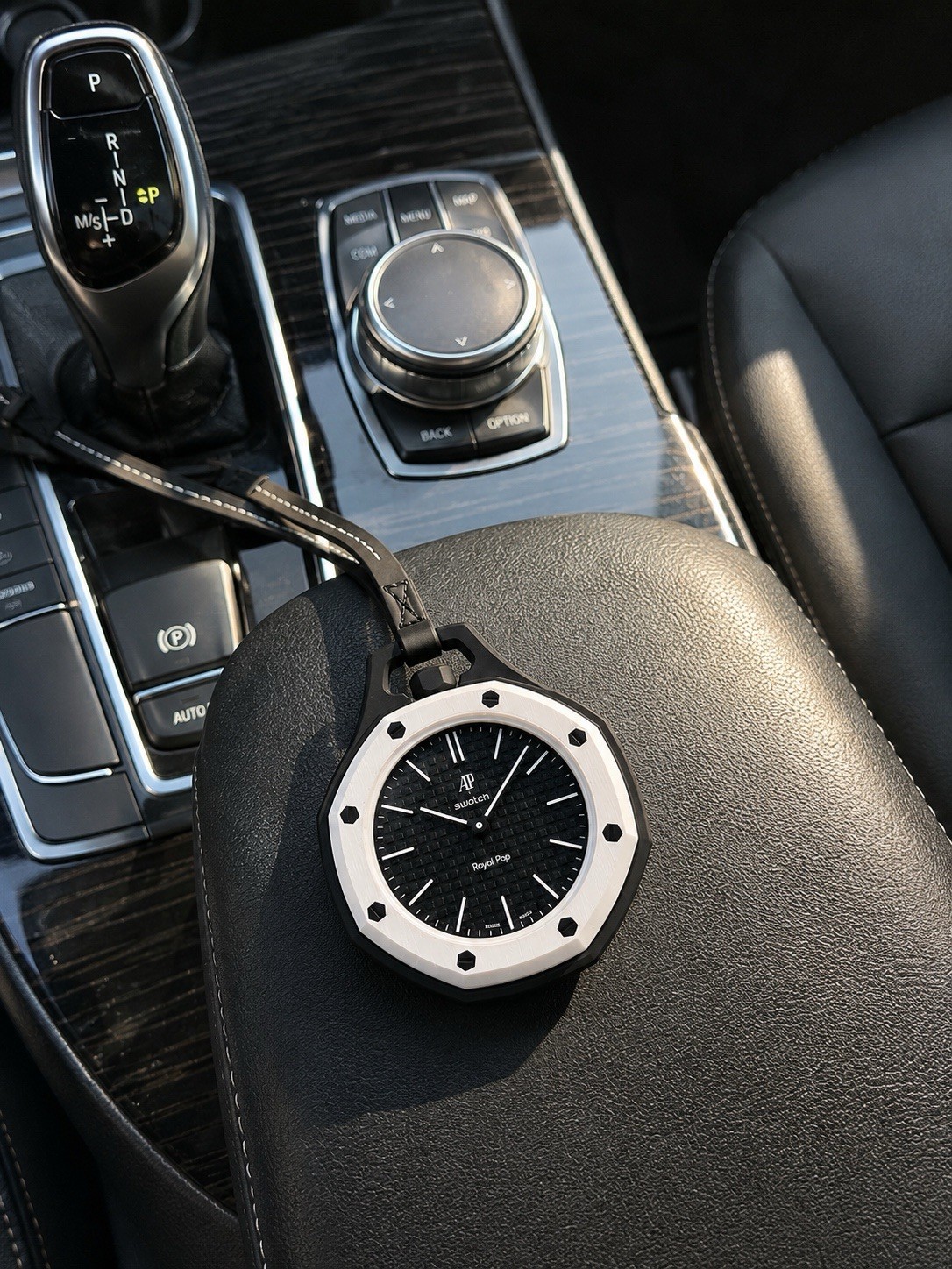 Swatch Royal Pop Ocho Negro Skeleton Black Dial Octagon Quartz 42mm Rubber 30m