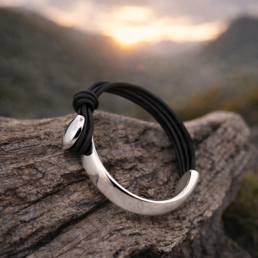 Minimalist Black Leather Wrap Bracelet Silver Tone Zinc Alloy Cuff 20cm 7.9in