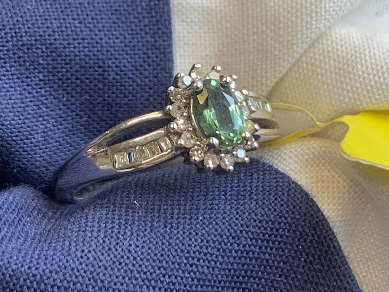 Sterling Silver Diamond Ring 3.24g Fine Jewelry Size 7 Band Green Stone *READ*