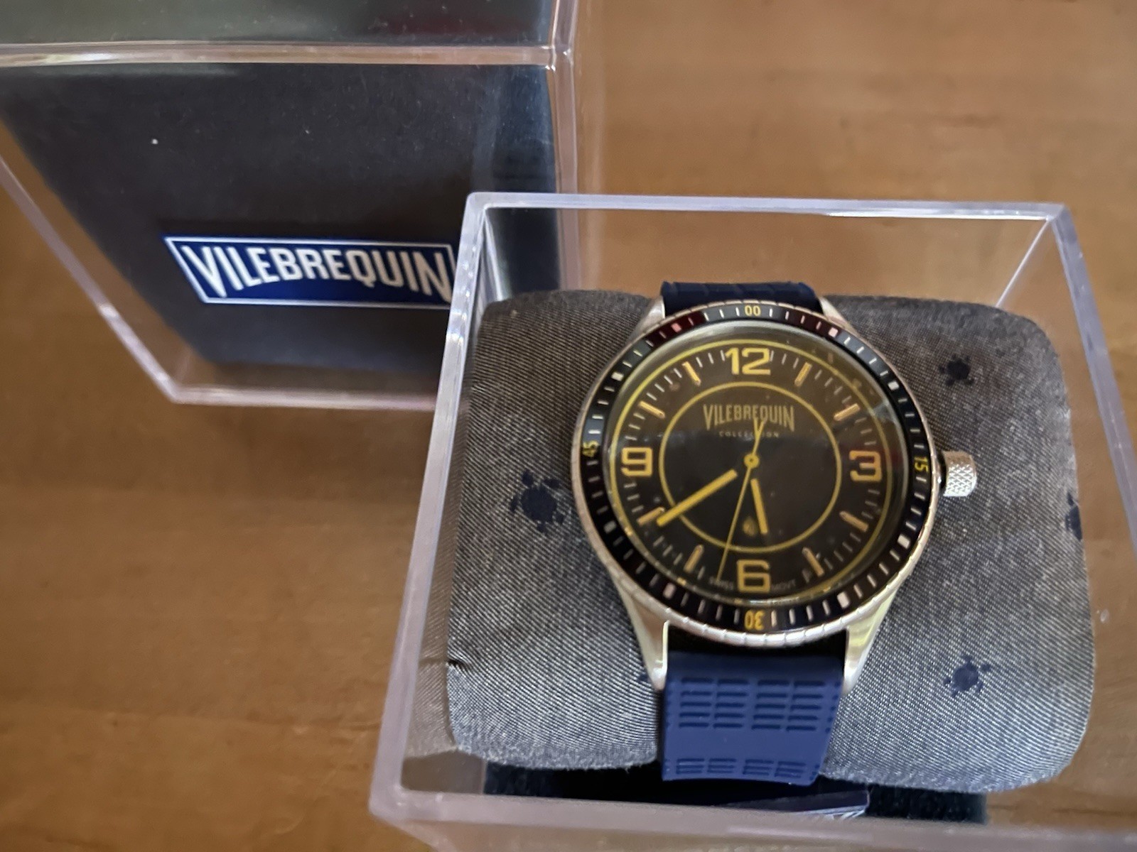 NWT In Box VILEBREQUIN Collection Chronograph Blue Marine Wrist Watch Unisex