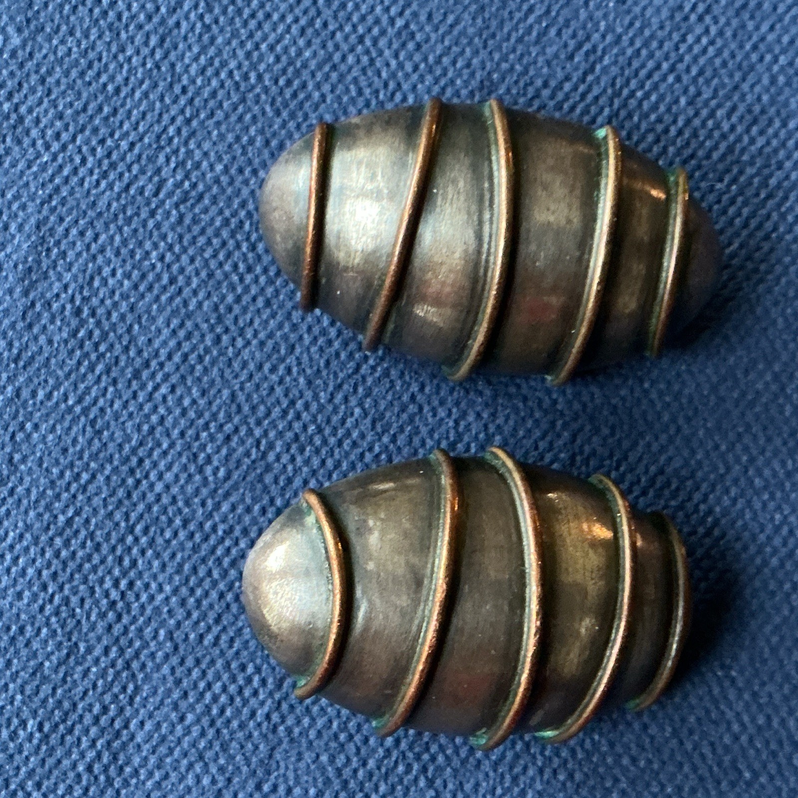 Baharal Gnida Buttonline Clip Earrings